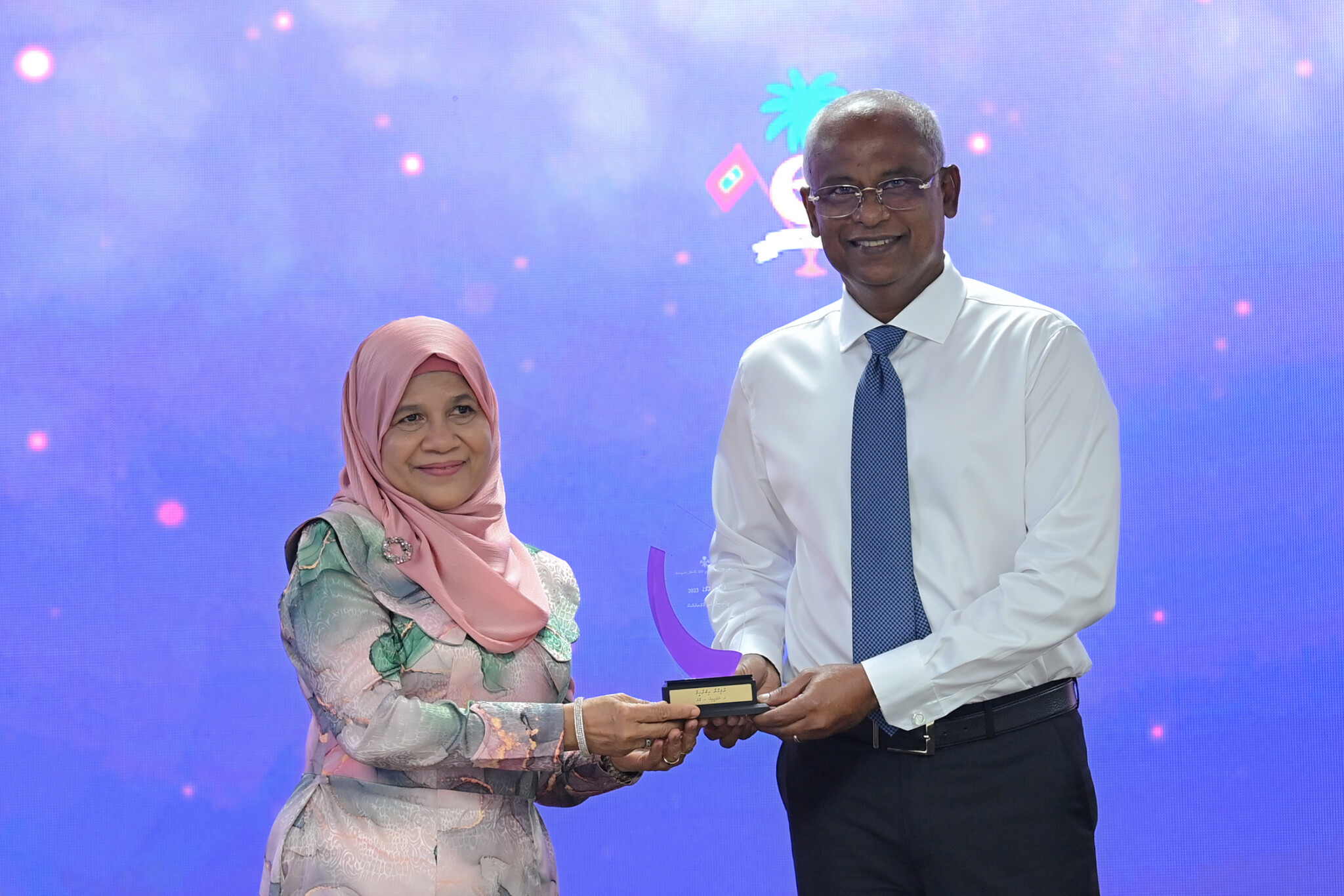 "ރެހެންދި އެވޯޑް" ހަ ބޭފުޅަކާއި އެމްޓީސީސީއަށް