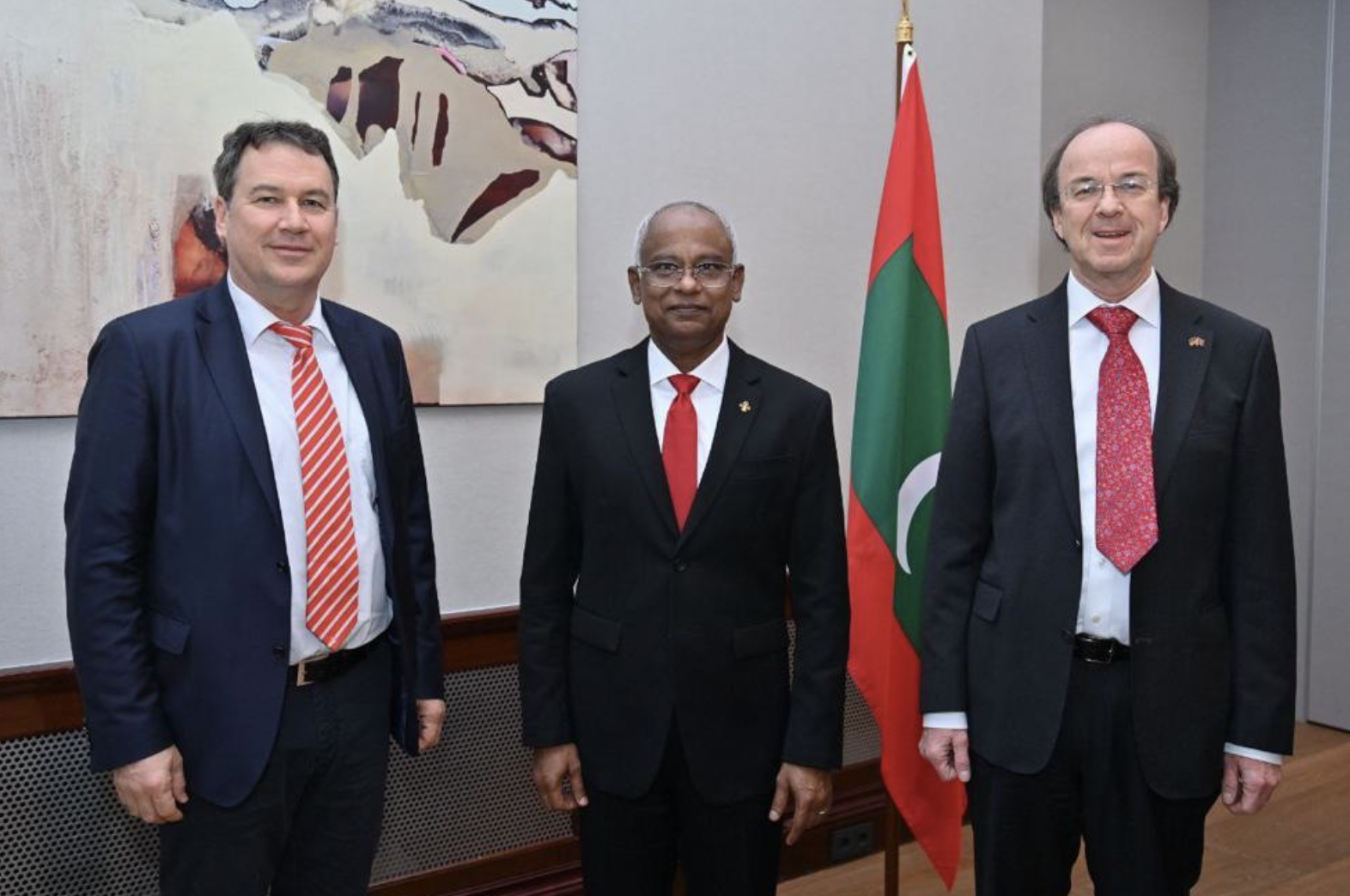 ޔޫރަޕަށް އެކްސްޕޯޓްކުރާ މަހަށް ނަގާ ޑިއުޓީ ކަނޑާލުމަށް މަސައްކަތްކޮށްދެއްވުމަށް ރައީސް އެދިވަޑައިގެންފި