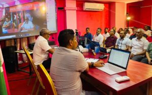 ޖަލުން ނޯޓު އަންނަ މީހުން ގިނަވެ، އިދިކޮޅު ޕީޕީއެމްގެ ލީޑަރޝިޕް އޮޅުންބޮޅުން ގަޑެއްގައި!