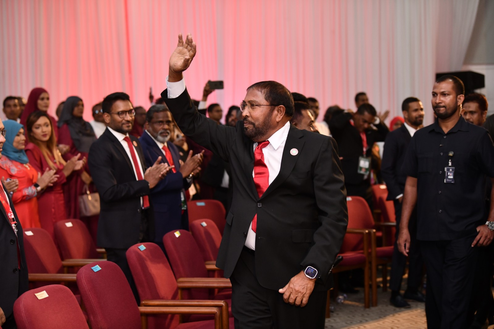 ރިޔާސީ އިންތިޚާބުގައި ވާދަކުރަން ނިންމައި ޤާސިމް ރިޔާސީ ރޭހަށް!