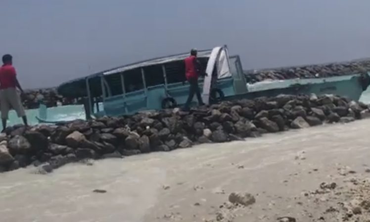 ކުމުންދޫ ނެރު މައްޗަށް ފެރީއެއް އުރި 4 މީހަކަށް އަނިޔާވެއްޖެ