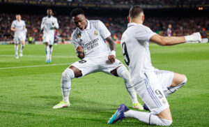 ބެންޒެމާގެ ހެޓްރިކުން ބާސެލޯނާ ކަޓުވާލައި ރެއާލް ފައިނަލަށް