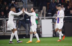 އެމްބާޕޭގެ ލަޑުތަކުން މޮޅުވެ ޕީއެސްޖީ ލީގު ކަށަވަރުކުރުމާއި ގާތަށް