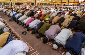 ތަރާވީޙް ނަމާދު ކުރުމުން ލިބޭ ދަރުމަ އާއި ޘަވާބު ދޫކޮށް ނުލާށެވެ!