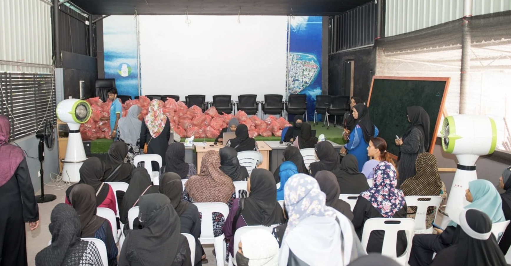 ޗަމްޕާ ބްރަދާރސްއިން ހަދިޔާކުރި ކަރާތައް މާދަމާއިން ފެށިގެން ދޫކުރަން ފަށާނެ