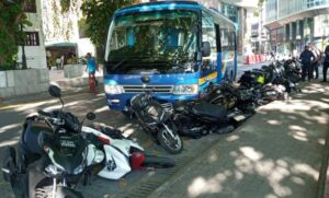 ބަހެއް ކޮންޓްރޯލް ނުވެ ޕާކުކޮށްފައިހުރި ސައިކަލުތަކެއްގައި ޖެހި ގެއްލުންވެއްޖެ