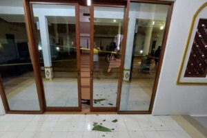 މިސްކިތަށް ގެއްލުންދިން މީހާ ޝަރީއަތް ނިމެންދެން ބަންދަށް