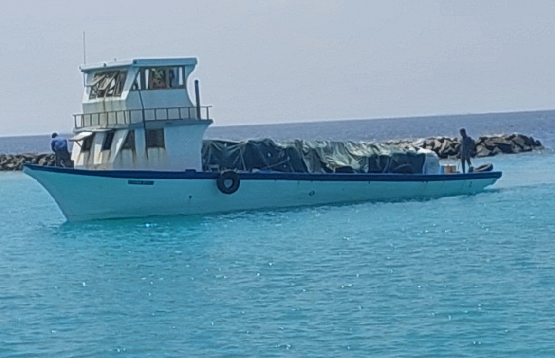 ގެއްލުނު ދޯނީގައި ތިބި ދެމީހުން ކަނޑުވެފައި ތިއްބާ ސަލާމަތްކޮށްފި