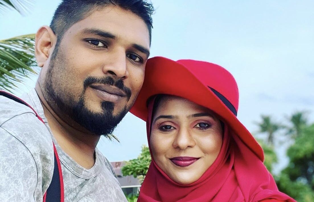 ނަޝީދަށް ތާއީދުކުރާ ސިޔާސީ މަޤާމުގައިތިބި ދެމަފިރިއަކު ވަޒީފާއިން ކަނޑާލައިފި