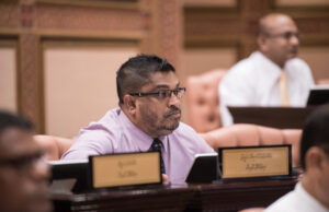 އީވާ ނައިބު ރައީސްކަމުން ވަކިކުރަން އެމްޑީޕީން ހުށަހެޅި ޕެޓިޝަންގައި މެންބަރު މުހުސިންވެސް ސޮއިކުރެއްވި