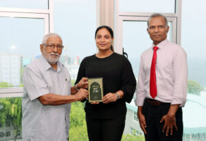 ކީރިތި ގުރުއާންގެ ލަފުޒީ މާނަ ހިމެނޭ ފޮތް ހުރިހާ ސްކޫލްތަކަށް ބަހާނެ:އެޑިއުކޭޝަން