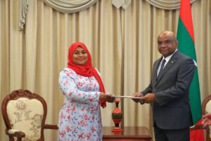 ތިރިވަނަންތަޕޫރަމްގަ ހުންނަވާ ކޮންސުލް ޖެނެރަލްގެ މަގާމަށް ޝިފާނާ