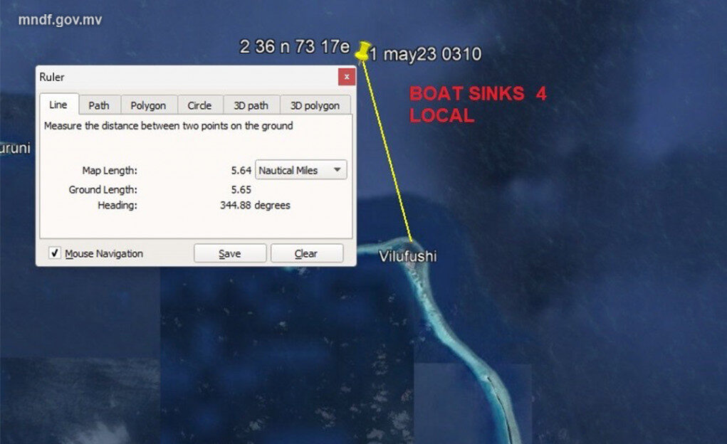 ހަތަރު މީހުން ތިބި ދޯންޏެއް ދިޔަވެ އަޑިއަށް ދަނީ