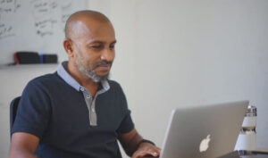 މައުލޫމާތު ހޯދުމަށް މިހާރު މާބޮޑަށްވެސް ދަތި، ޤާނޫނު ނުހިންގޭނަމަ އެއީ ބޭކާރުއެއްޗެއް: އާހިދު