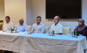 މަދީނާގައި ތިބި ދިވެހި ދަރިވަރުންނާ ނައިބު ރައީސް ބައްދަލުކުރައްވައިފި