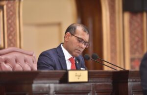 ނަޝީދުގެ ޚުދުމުޚްތާރުކަމާއި ދެކޮޅަށް އެންމެފަހުން ތެދުވީ އަމިއްލަފުޅު ޕާޓީ!