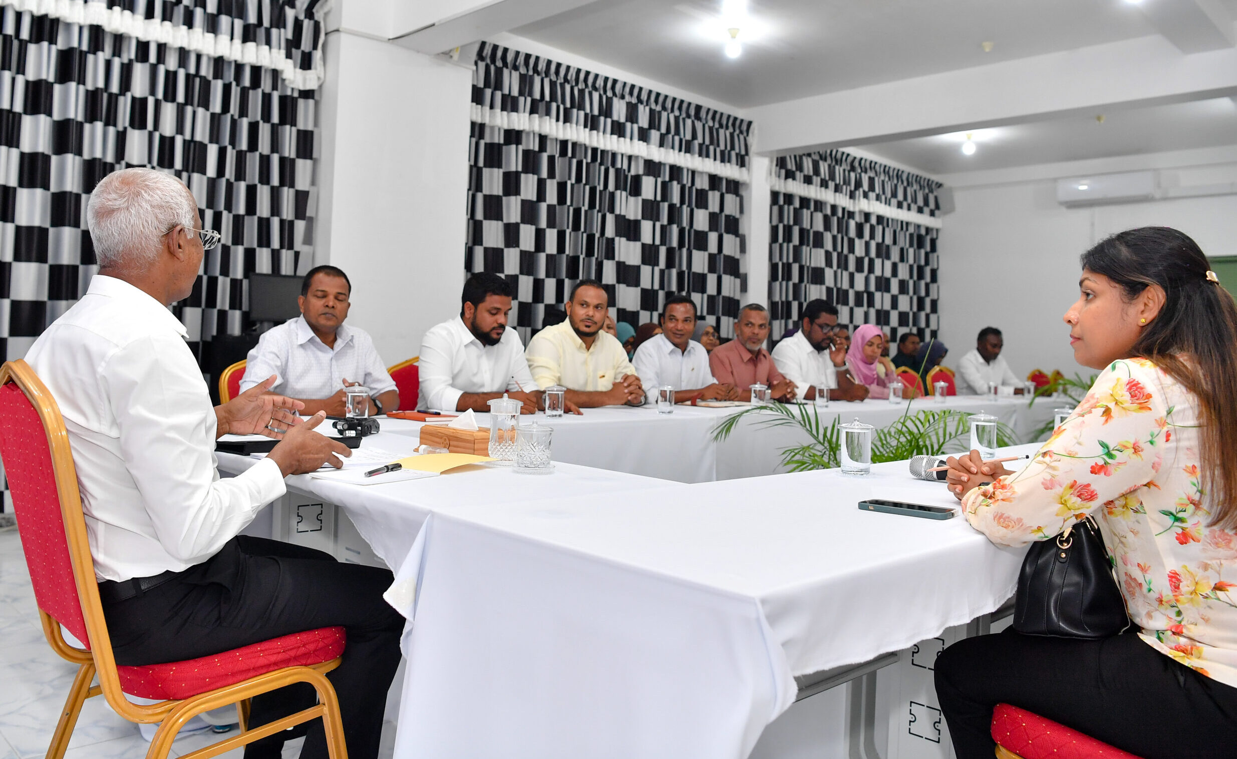 ޞިއްޙީ ދާއިރާއިން އައްޑޫ ސިޓީއަށް މިސަރުކާރުކާރުން ހެޔޮބަދަލުތަކެއް ގެނެސްދޭފި: ކައުންސިލް