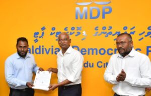 މަރަދޫ ކައުންސިލަރ ނާދިރު އެމްޑީޕީއާއި ގުޅިއްޖެ