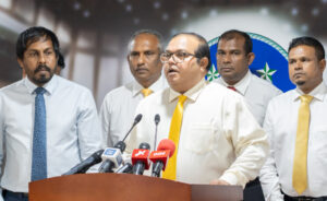 މަޖިލީހުގެ އިތުބާރު ނެތި، މުއިއްޒު ހުވާކުރާ ރަސްމިއްޔާތުގެ ރިޔާސަތުގަ ނަޝީދަށް ނީދެވޭނެ: އެމްޑީޕީ