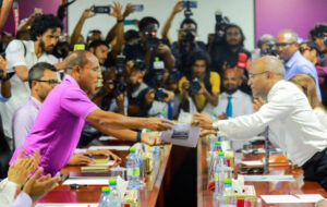 ވޯޓު އެއްވަރުވެ، ޑިމޮކްރެޓްސް އުފެއްދުމުގެ ހުއްދަ ދިނުން ފަސްކޮށްފި