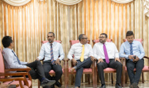 ޑިމޮކްރެޓްސްއާއި، ޕީޕީއެމް އެކީގައި މަސައްކަތް ފެށުމަށް މަޝްވަރާ ބައްދަލުވުމެއް!