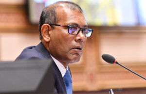 54 މެމްބަރުންގެ ސޮޔާއިއެކު، ނަޝީދު މަޤާމުން ވަކި ކުރަން ހުށަހަޅައިފި