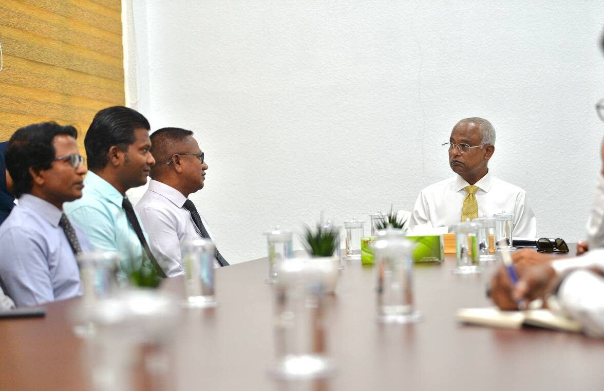 ކައުންސިލްތަކުގެ އިދާރީ މުވައްޒަފުންގެ މުސާރައަށް ހައްލު ހޯދައިދޭނަން: ރައީސް