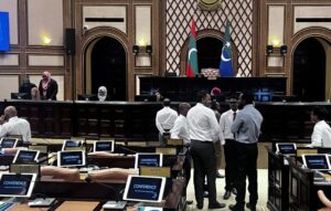 އަފީފު ރިޔާސަތު ދޫކޮށް ފިއްލެވީ އިދާރީ މޭޒުން ގޮވަގޮވަ އޮއްވާ: ޝިފާއު