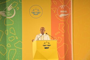 ސިޔާސީ ލީޑަރުންނަށް މިނިވަންކަން އެބައޮތް، ސިފައިން ވަދެ މަޖިލިހެއް ނުހުއްޓުވާ: ރައީސް