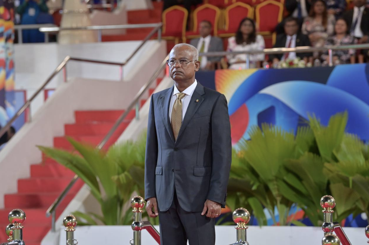 މިނިވަންދުވަހުގެ މުނާޞަބަތުގައި ބޭއްވި، ހެވިކަމާއި ކުޅިވަރުގެ ހަރަކާތްތައް، ރައިސްގެ ދެކަނބަލުން ބައްލަވާލައްވައިފި