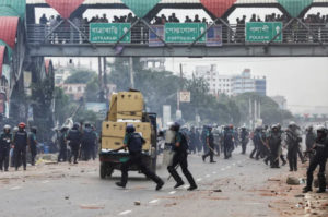 ޝޭޚު ހަސީނާގެ އިސްތިއުފާއަށް ގޮވާ، ބަންގްލަދޭޝްގައި ބޮޑެތި ހަމަނުޖެހުންތަކެއް