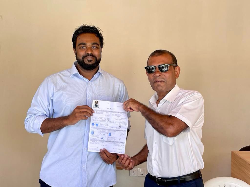 ސަރުކާރުން ވަކިވެ، ސޯޝަލް މީޑިއާ އެކްޓިވިސްޓި ސިމްވާރު ޑިމޮކްރެޓްސްއަށް