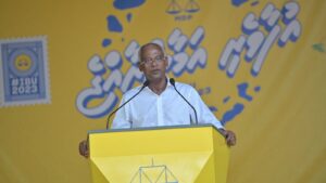 ވޯޓު ބައިބައިކުރަން ރިޔާސީ އިންތިޚާބަށް ކުރިމަތި ލައްވައިގެން އުޅުއްވާ ކެނޑިޑޭޓުން އެބަތިބި: ރައީސް