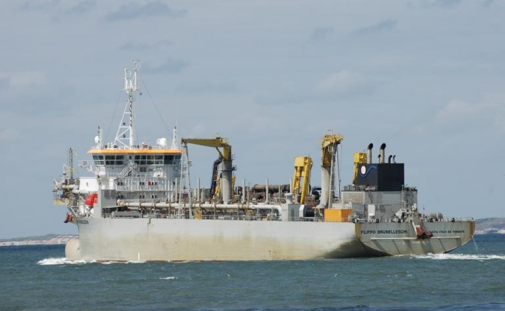 ދުވާލަކު ހެކްޓަރެއް ހިއްކޭ ޑްރެޖަރު ރާއްޖެ އަތުވެއްޖެ