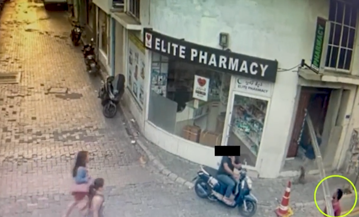 މާލޭ ގެއަކުން ދަގަނޑު ހޮޅިތަކެއް ވަގަށް ނެގި ދެމީހަކު ހޯދަނީ