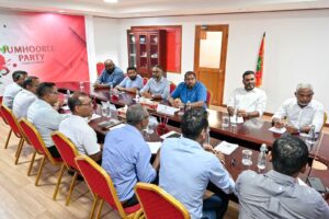 އިދިކޮޅު ތިން ޕާޓީގެ ލީޑަރުންގެ މަޝްވަރާ ފަށައިފި