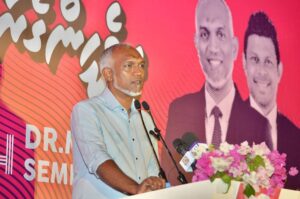 ޚިޔާލް ތަފާތުވިޔަސް ތަރައްގީގައި އެއްބައިވާންޖެހޭ، ޚިދުމަތްދޭނީ ހަމަހަމަ ކަމާއިއެކު: ޑރ.މުއިއްޒު