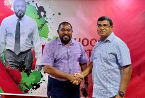 ޤާސިމްގެ ކެނޑިޑެސީ ފޯމު މާދަމާ ހުށަހަޅަނީ