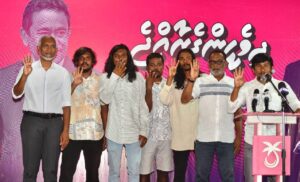 މުލަކު ޒުވާނުންތަކެއް ޕީޕީއެމްއަށް ސޮއިކޮށް، މުއިއްޒު ކެމްޕޭނާއި ގުޅިއްޖެ!