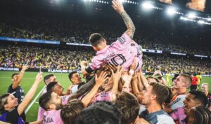 ލީގު ކަޕާއި އެކު އެންމެ ގިނަ ތަށި ހޯދި ކުޅުންތެރިޔާގެ މަގާމު މެސީއަށް