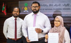 ތިން ރަށެއްގެ މަގުތަކުގައި ތާރު އަޅާ ތަރައްޤީ ކުރުމަށް އާރުޑީސީއަށް