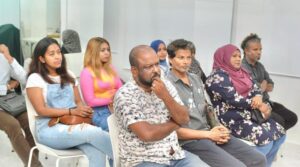 ފިލްމު އިންޑަސްޓްރީގައި ހުރި ކަންބޮޑުވުންތައް ޑރ. މުއިއްޒާއި ހިއްސާ ކޮށްފި