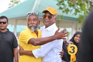 މުޅި ތިނަދޫ ނިކުމެ ދެއްކީ ރައީސްއަށް އޮތް ތާޢީދު!