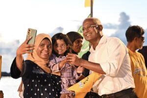 ލ. އަތޮޅުގައި އިތުރު އެއަރޕޯޓެއް އަޅައިދޭން ރައީސް ވައުދު ވެއްޖެ