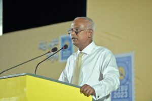 މިލަންދޫއިންވެސް ރައީސްގެ އަރިހުން އެދުނީ އެރަށުގައި އެއަރޕޯޓެ އަޅައިދިނުމަށް