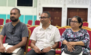 ދެމަފިރިން އިންތިޚާބުގައި ވާދަކުރުމަށް ފޯމު ހުށަހަޅައިފި