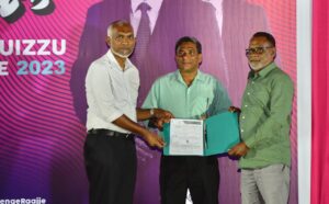 ކުރީގެ މެމްބަރު ސައުދު ޕީޕީއެމްއާއި ގުޅި ޑރ. މުއިއްޒުއާއި ބައިއަތު ހިފައިފި!