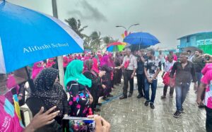 ބޯ ވިއްސާރާގައި އަލިފުށިންކީ ހޫނު މަރުޚަބާއަށް، މުއިއްޒު ހައިރާންކޮށްލައިފި!