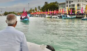 ސަޤާފީ އައިޓަމްތަކާއިއެކު މުޅި އޭދަފުށި ނިކުމެ މުއިޒުއަށް ހޫނު މަރުހަބާއެއް!