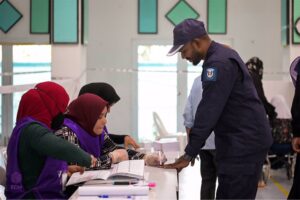 މަޖިލިހުގައި ވާދަކުރުމަށް 11 އެޕްލިކޭޝަނެއް، 1 އެޕްލިކޭޝަން ފޯމް ބަލައިނުގަތް!